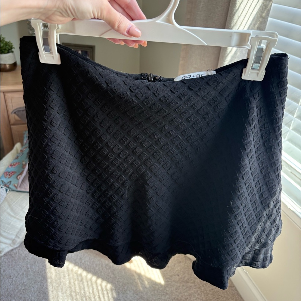 DO+BE Black textured women’s mini skirt